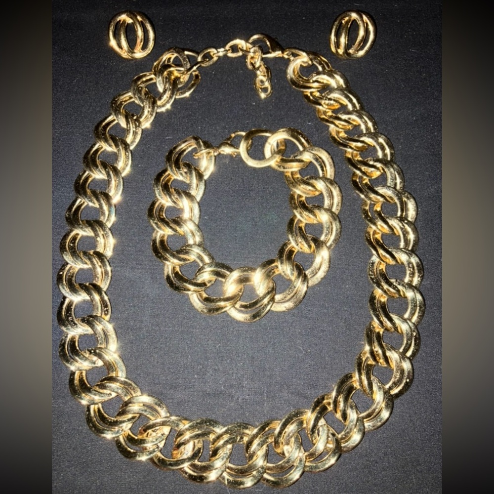 New Gold Thick Chain Necklace, Bracelet and Earring Set Gorgeous in Box